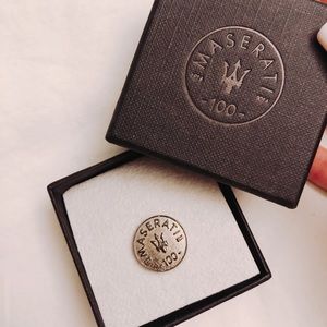 COPY - Authentic unisex Maserati shirt pin✨💕